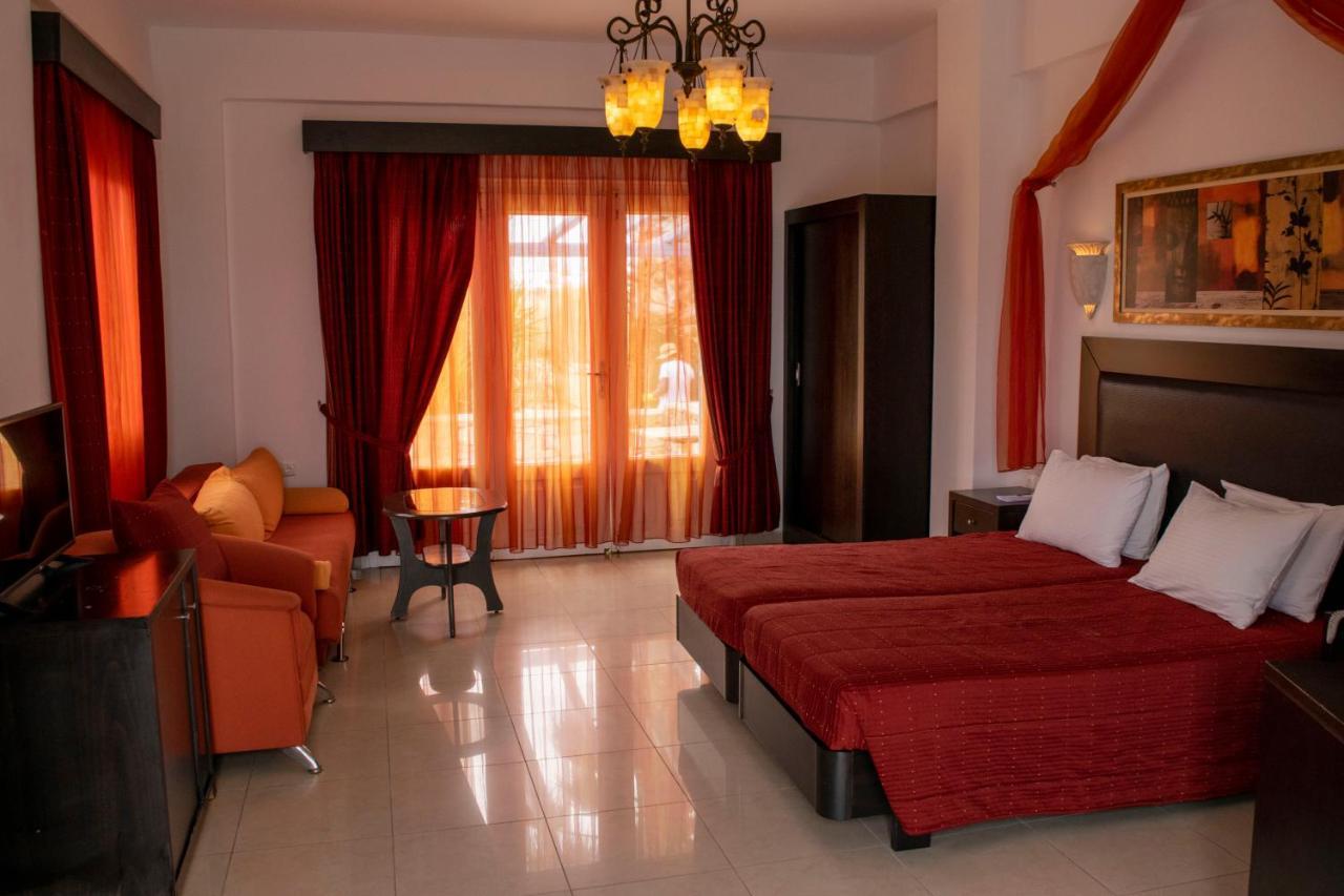 Hotel Giannoulaki 4*